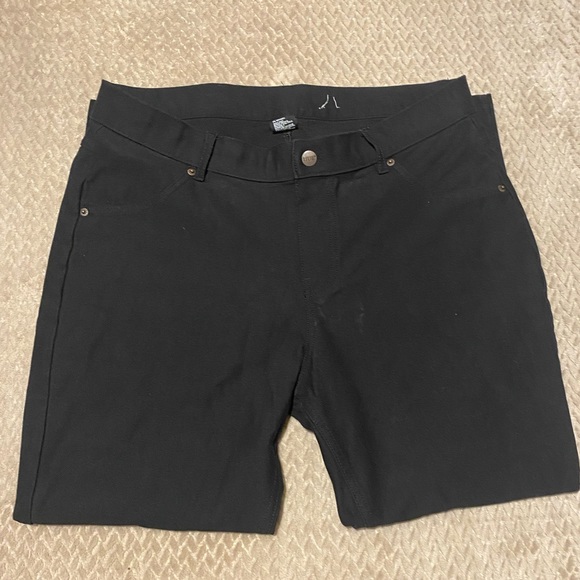 HUE Pull On Jeans - Picture 4 of 9